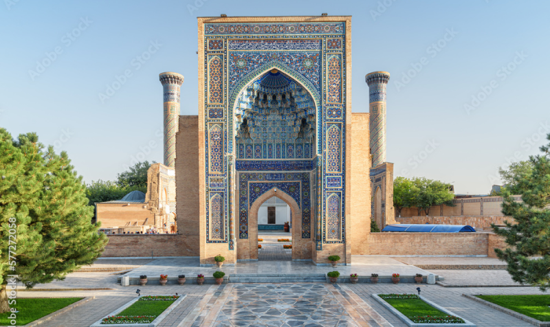 Kegiatan pasar Uzbekistan